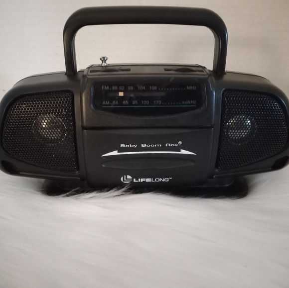 Mini "Boom Box" AM/FM Radio - Picture 4 of 4